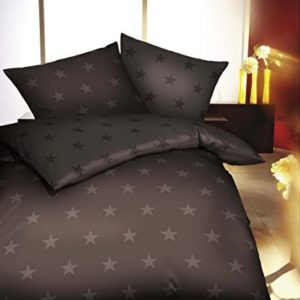 Kuschelige Bettwäsche aus Satin - Sterne braun 155x220 von Kaeppel