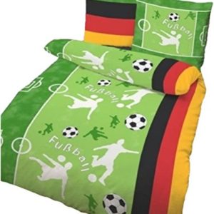 Hübsche Bettwäsche aus Biber - Fußball grün 135x200 von Ido