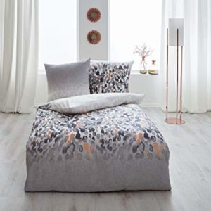 Hübsche Bettwäsche aus Satin - grau 155x220 von Kaeppel